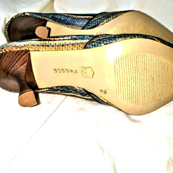 Stunning Heels, BCBG. like new, not a spot on them - Picture 8 of 8